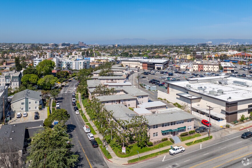 More Photos Of 5203 Knowlton St, Los Angeles Apartments For Sale
