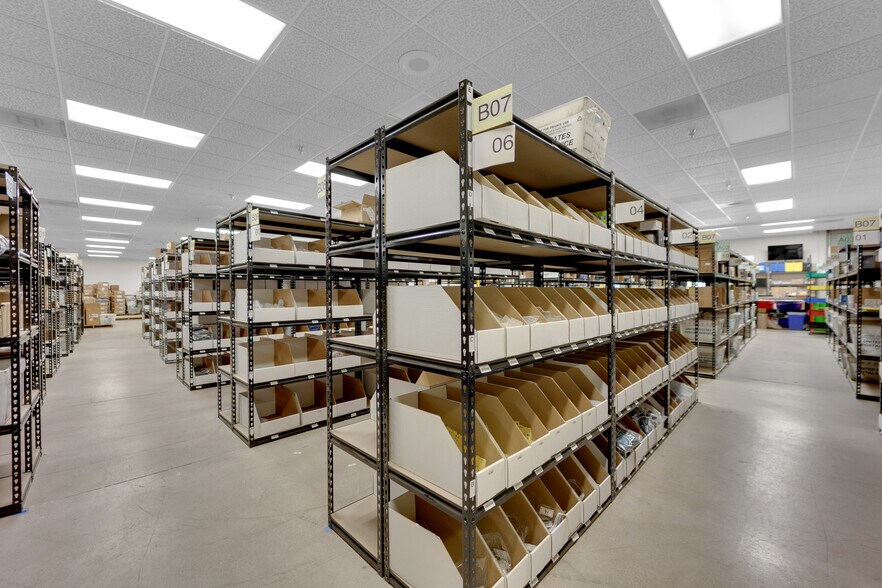 More Photos Of 3101 E Craig Rd, North Las Vegas Distribution For Lease