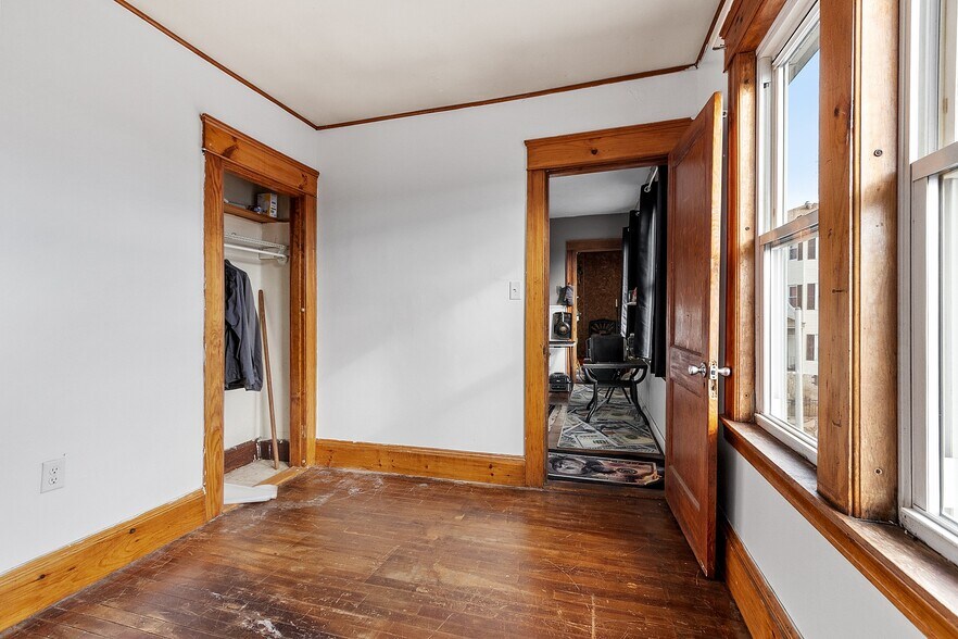 More Photos Of 13 Groton Pl, Worcester Apartments For Sale