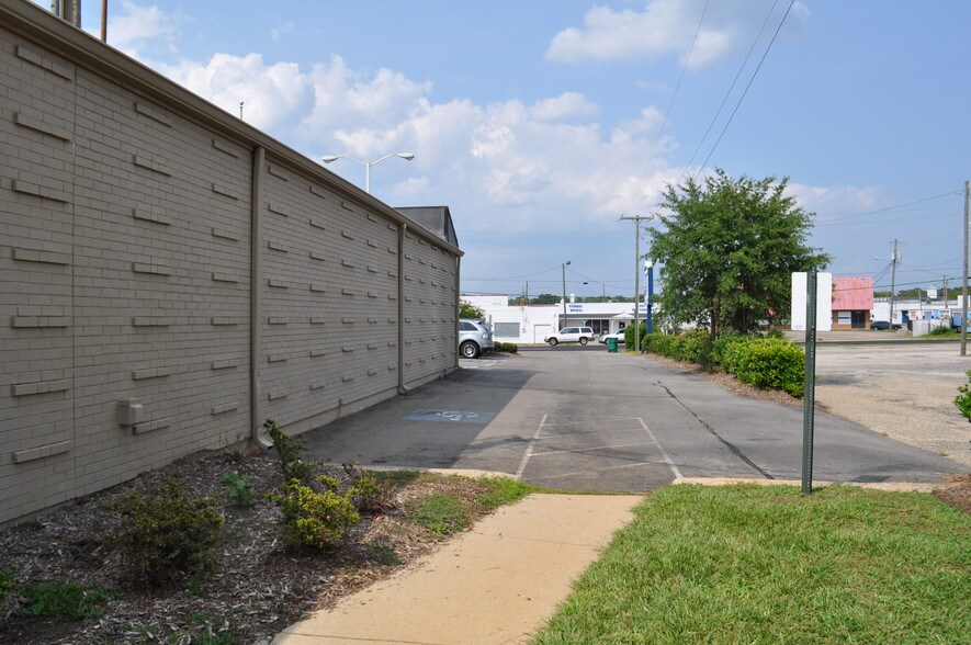 More Photos Of 3007 Fort Bragg Rd, Fayetteville Office For Sale