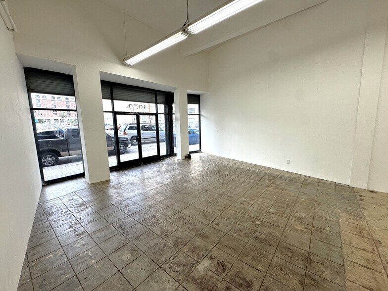 More Photos Of 1020 S Los Angeles St, Los Angeles Light Manufacturing For Lease