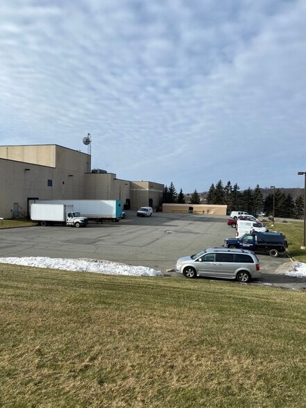 More Photos Of 45 Commerce Dr, Waverly Distribution For Sale