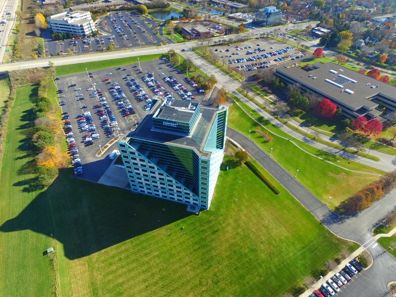 More Photos Of 55 Shuman Blvd, Naperville Office For Lease