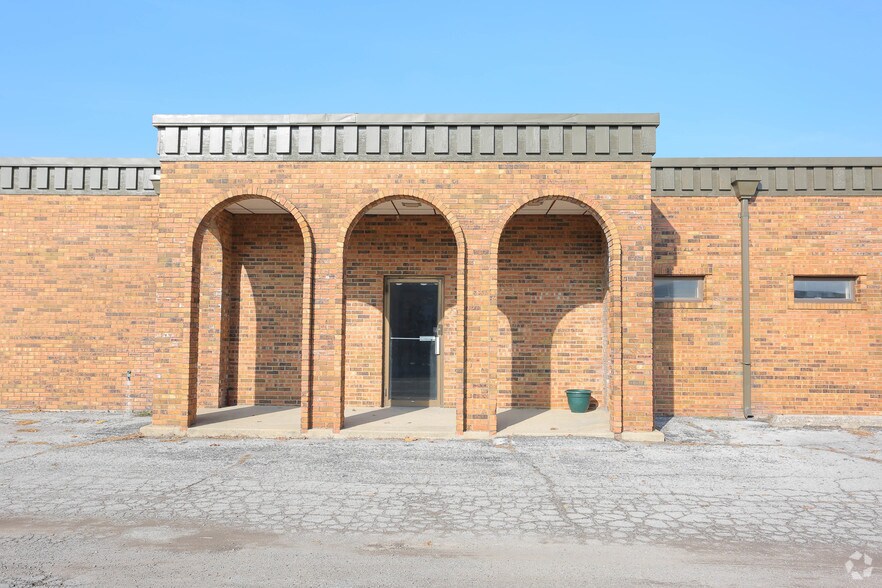 More Photos Of 6500 W Main St, Belleville Unknown For Lease