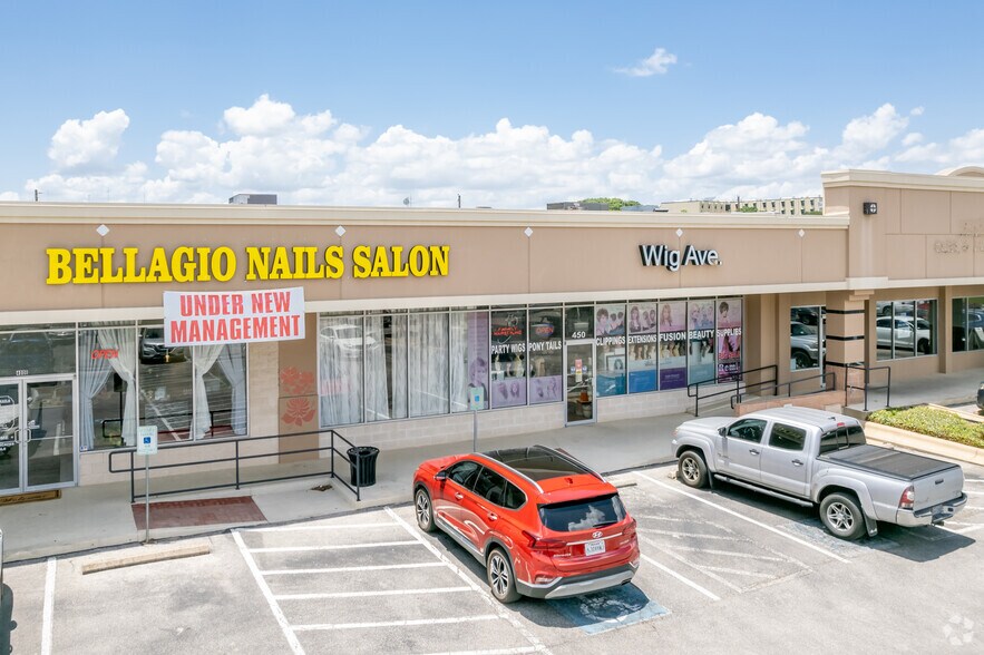 More Photos Of 5222 Burnet Rd, Austin Unknown For Lease