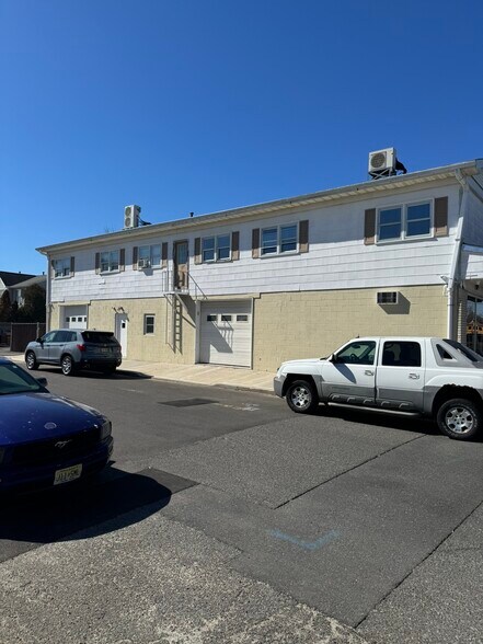 More Photos Of 606 Ocean Rd, Point Pleasant Light Distribution For Lease