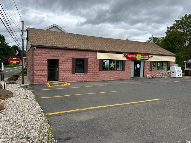 More Photos Of 2 Center St, Tariffville Freestanding For Sale