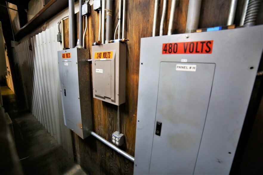 More Photos Of 2312 Centennial Cir, Gainesville Warehouse For Sale
