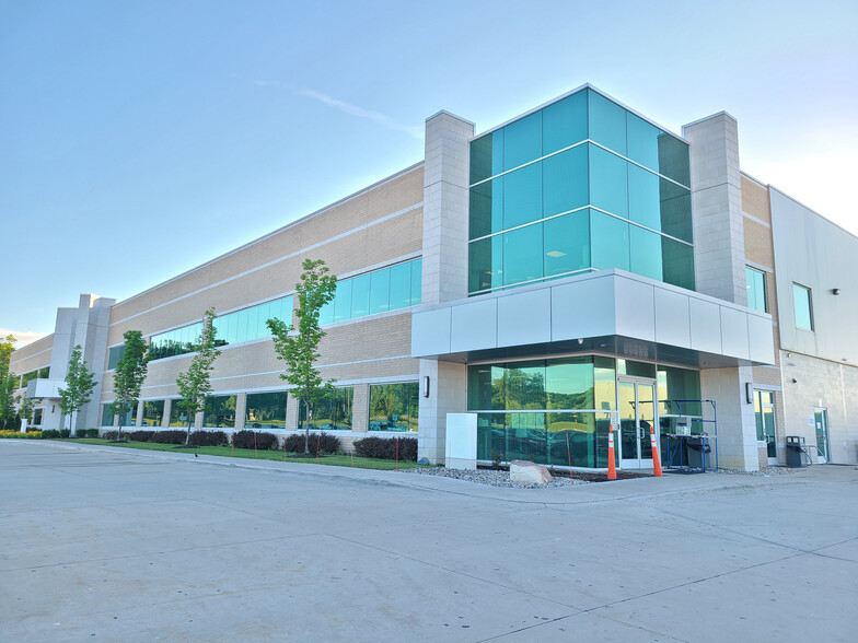 Primary Photo Of 175 Kay Industrial Dr, Lake Orion Manufacturing For Lease