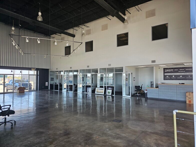 More Photos Of 4301 E Stan Schlueter Loop, Killeen Auto Dealership For Sale