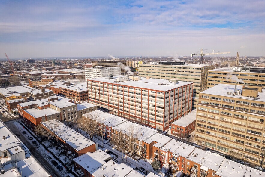 More Photos Of 5455 De Gaspé Av, Montréal Loft Creative Space For Lease