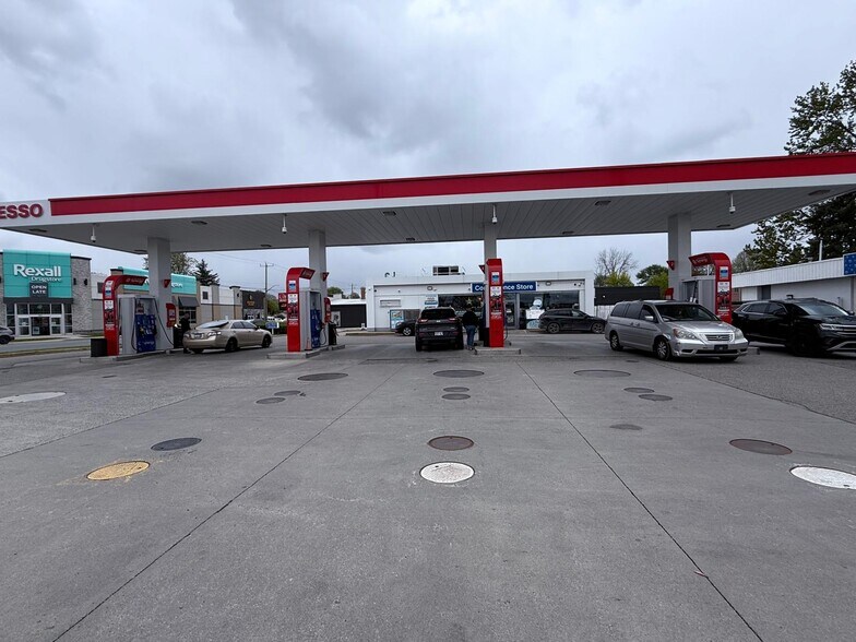 More Photos Of 404 St Clair St, Chatham-Kent General Retail For Sale