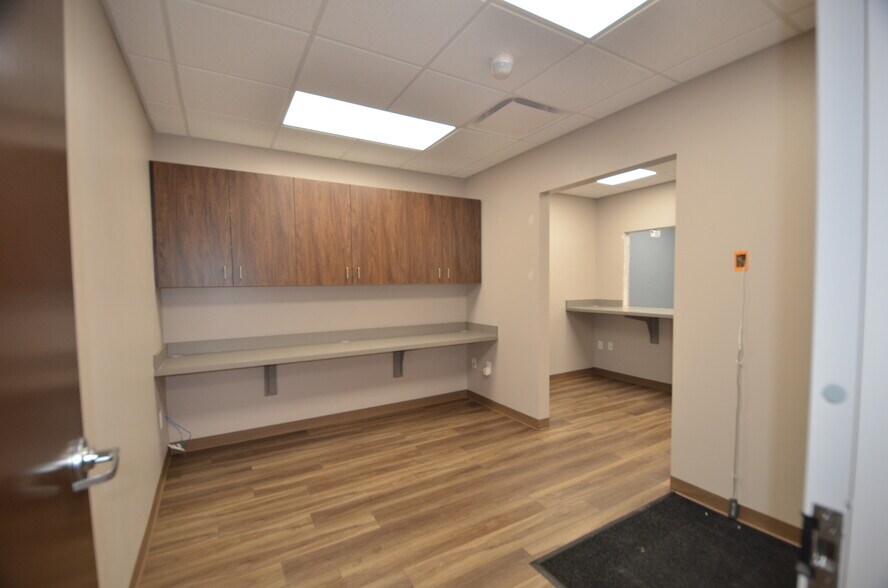 More Photos Of 194 W Park Cir, North Wilkesboro Medical For Sale