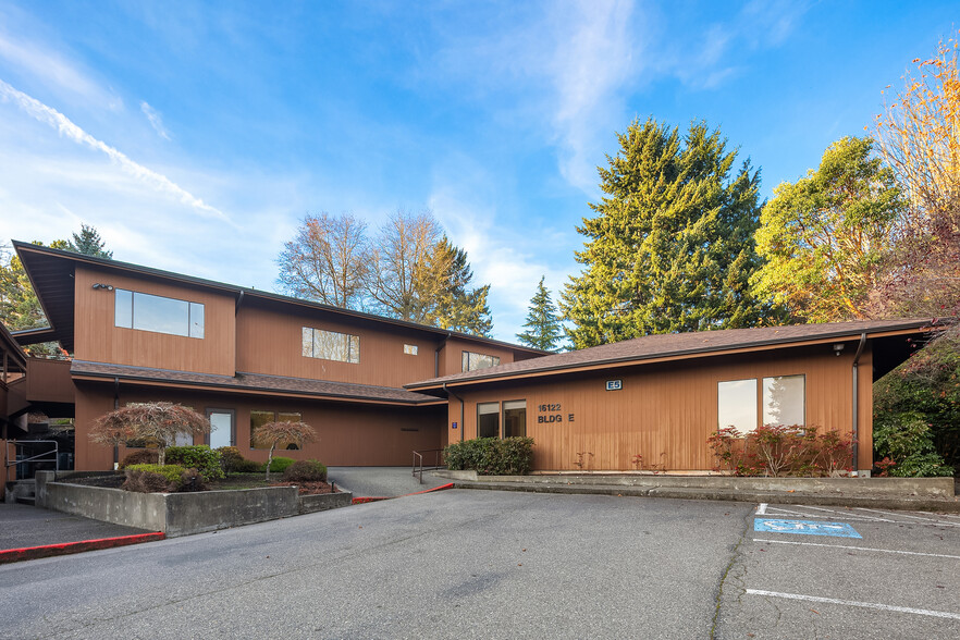 Primary Photo Of 16122 8th Ave SW, Burien Medical For Lease