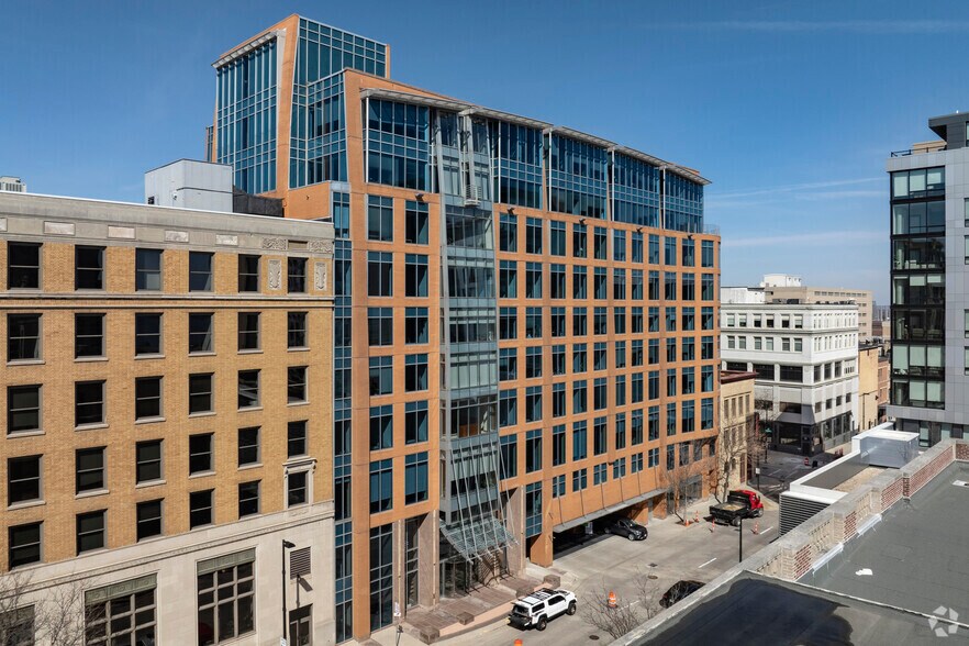 More Photos Of 10 E Doty St, Madison Office For Lease