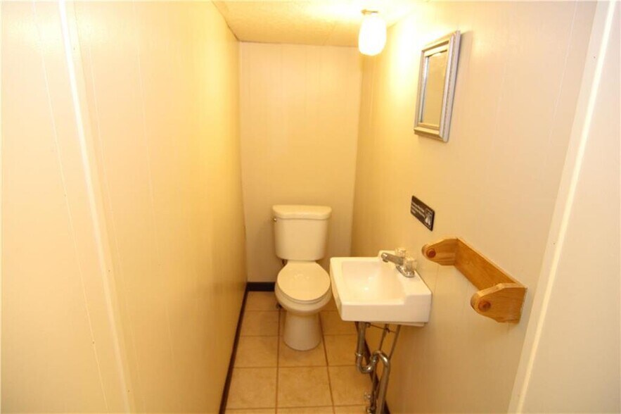 More Photos Of 3348 Easton Ave, Bethlehem Storefront For Lease