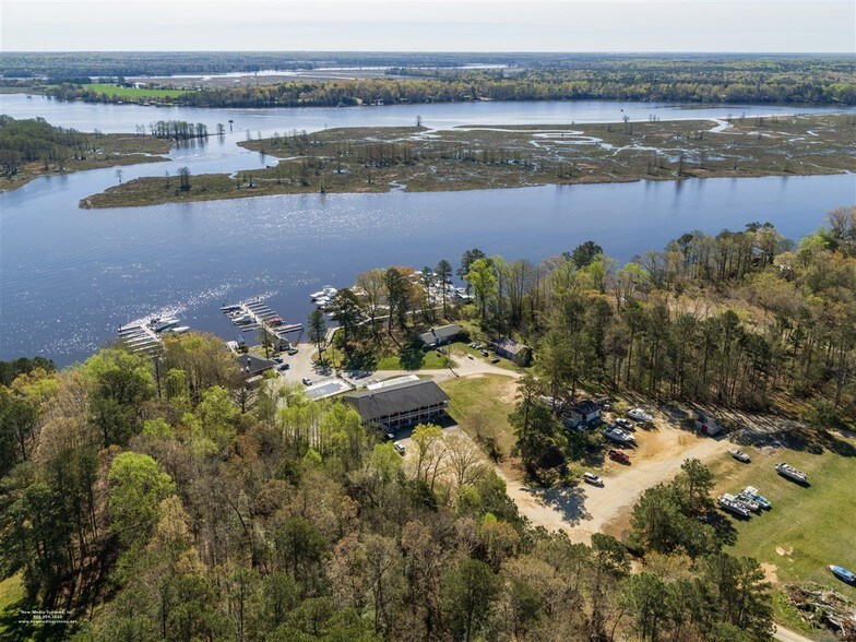 More Photos Of 9100 Wilcox Neck Rd, Charles City Marina For Lease