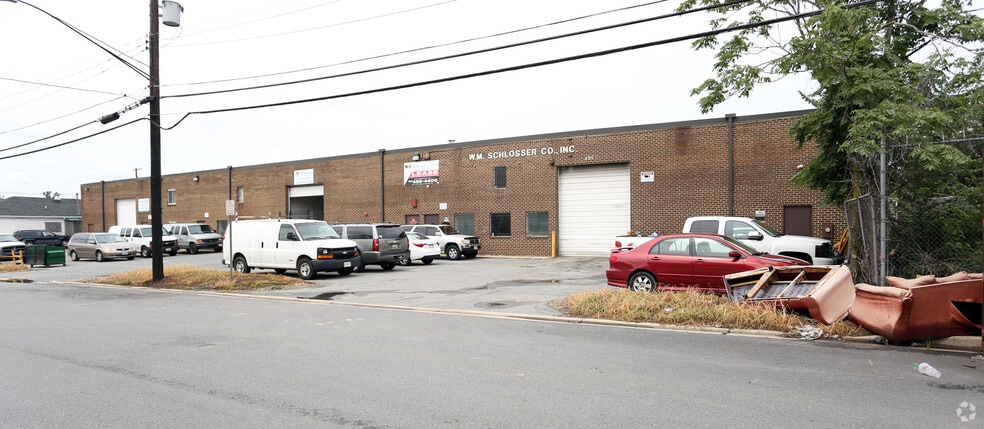 More Photos Of 2504-2506 51st Ave, Hyattsville Warehouse For Lease