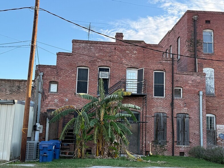 More Photos Of 107 E Main St, Eagle Lake Specialty For Sale