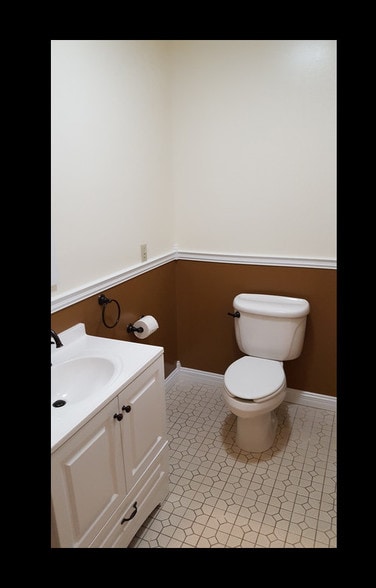 More Photos Of 775 Washington Ave, Bridgeport Light Manufacturing For Lease