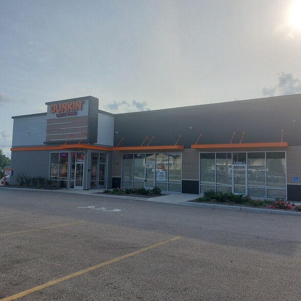 More Photos Of 10909 N Main St, Richmond Storefront For Lease