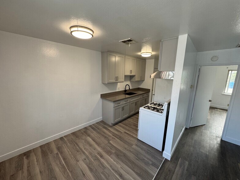 More Photos Of 2070 3rd St, Santa Clara Apartments For Sale