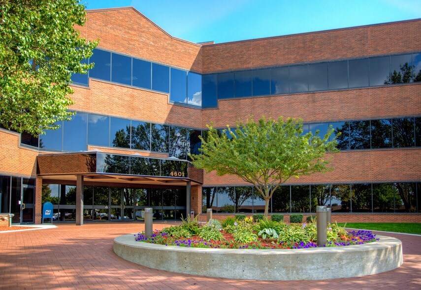 More Photos Of 4601 Westown Pky, West Des Moines Office For Lease