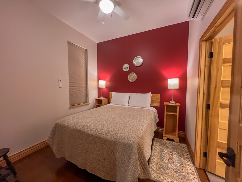 More Photos Of 201 N Main St, Elkader Flex For Sale