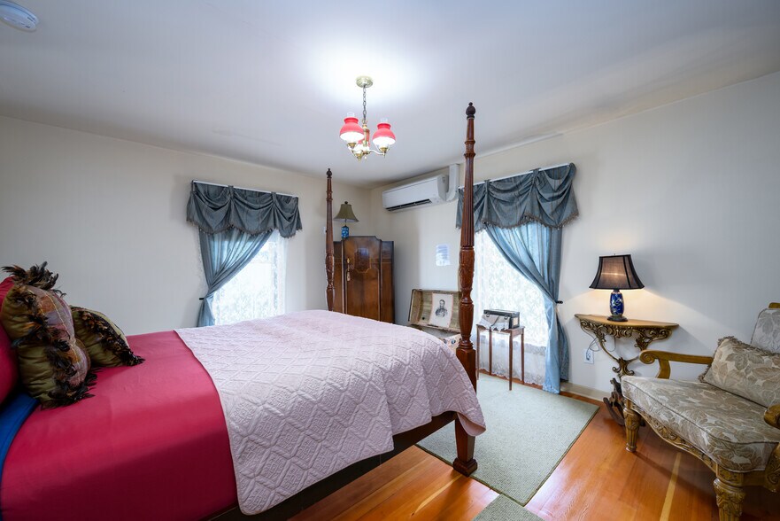 More Photos Of 236 SE Stephens St, Roseburg Hospitality For Sale
