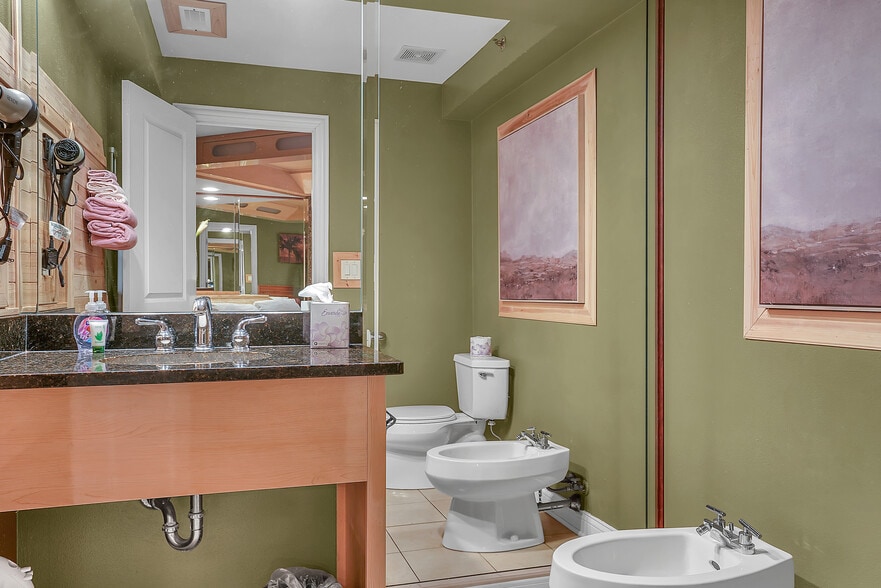 More Photos Of 16W621 S Frontage Rd, Willowbrook Hotel For Sale