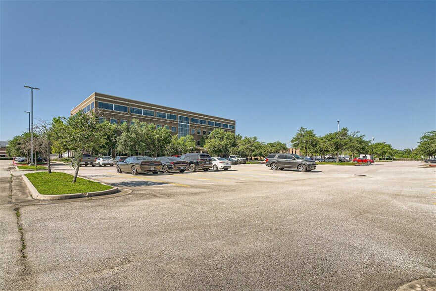 More Photos Of 1310 Rankin Rd, Houston Office For Lease