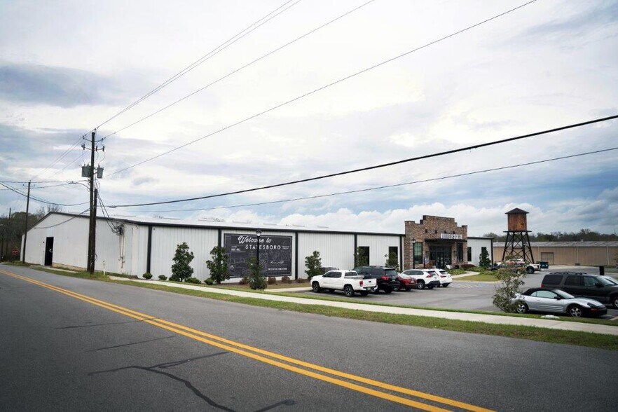 More Photos Of 91 S College St, Statesboro Warehouse For Lease
