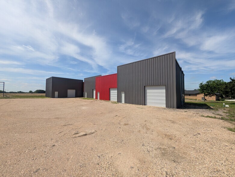 More Photos Of 6854 Old Lorena Rd, Lorena Light Manufacturing For Sale
