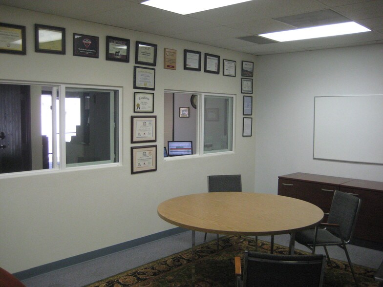 More Photos Of 9848-9858 W Girton Dr, Lakewood Office For Lease