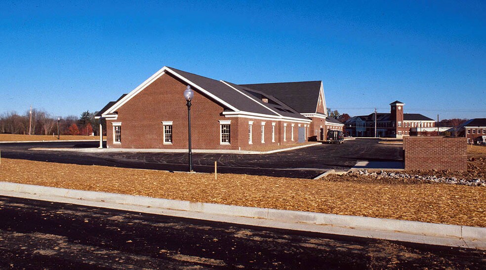 More Photos Of 4018 Medina Rd, Medina Office For Lease