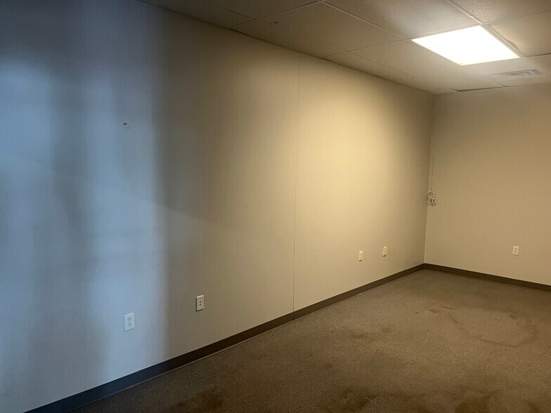 More Photos Of 241 S Park St, Tupelo Unknown For Lease