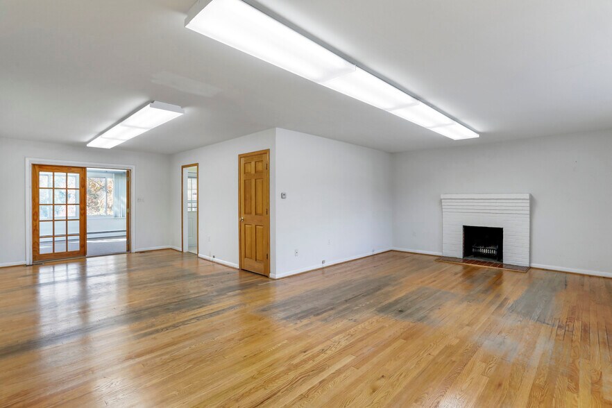 More Photos Of 2893 Jessup Rd, Jessup Office For Sale