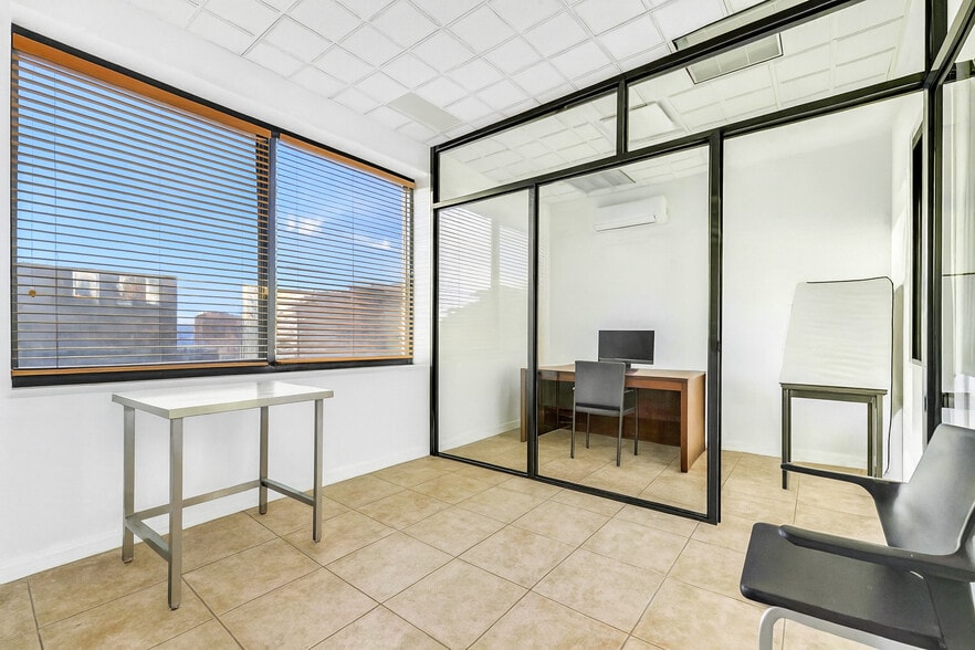 More Photos Of 4557 Bell Blvd, Bayside Medical For Lease