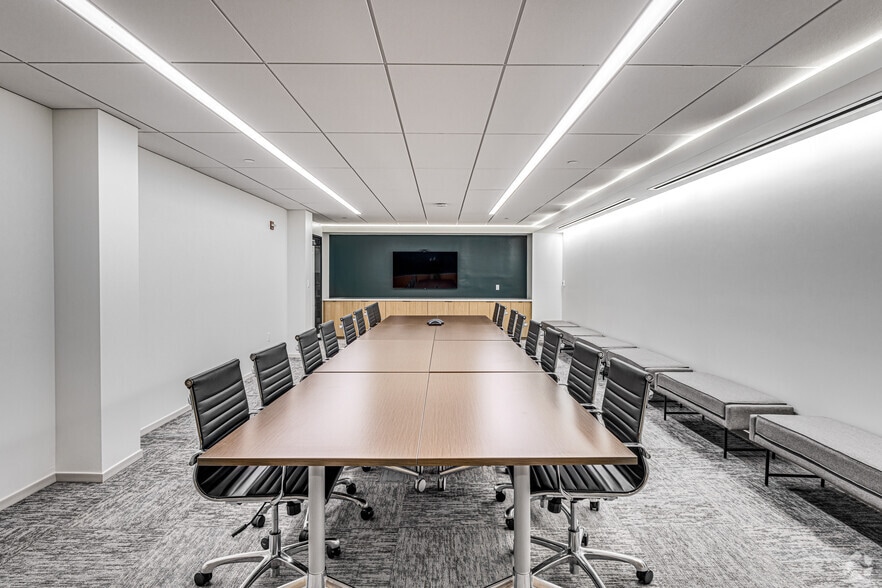 More Photos Of 205 Datura St, West Palm Beach Office For Lease
