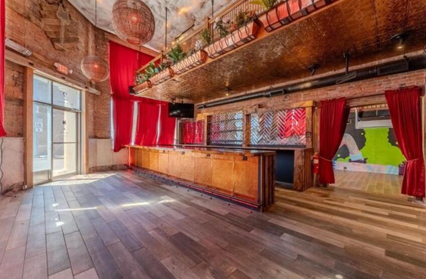 More Photos Of 178 S Wabash St, Wabash Storefront For Sale