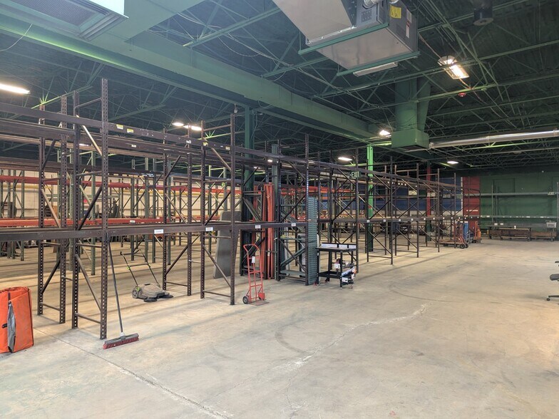 More Photos Of 1065 Industrial Blvd, Southampton Warehouse For Lease