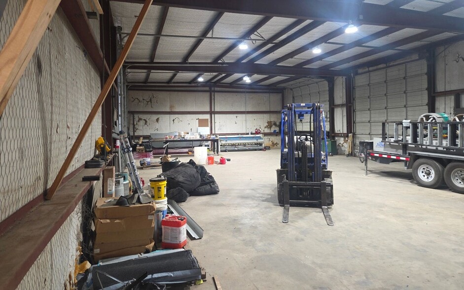 More Photos Of 5918 E State Highway 21, Bryan Industrial For Lease
