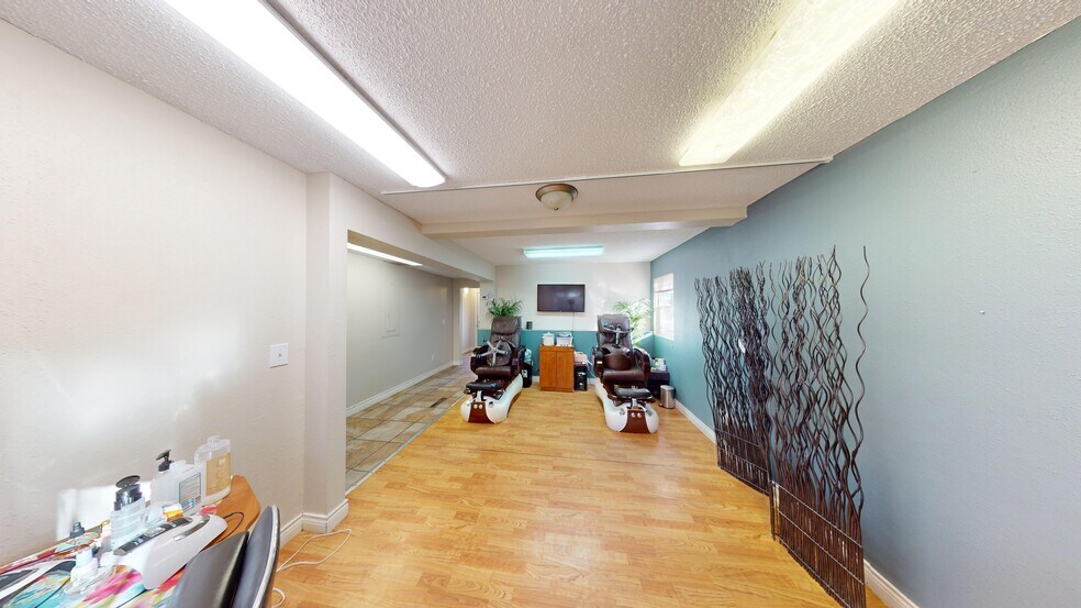 More Photos Of 191 Wyoming St, Lander Office For Sale