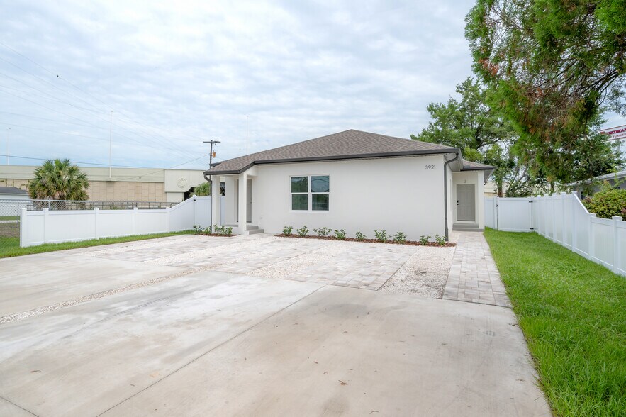 More Photos Of 3921 State St, Tampa Specialty For Sale