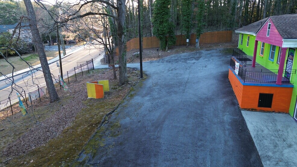More Photos Of 2605 Campbellton Rd SW, Atlanta Daycare Center For Sale