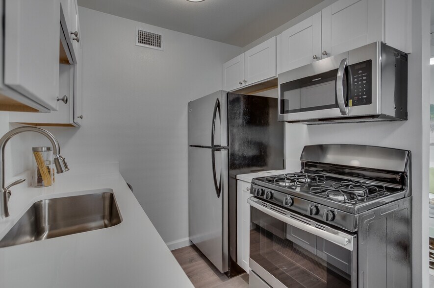 More Photos Of 4927 San Jacinto St, Dallas Apartments For Sale