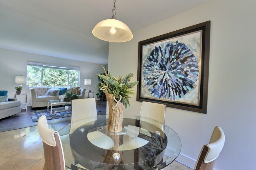 More Photos Of 534 Broadway St, Venice Apartments For Sale
