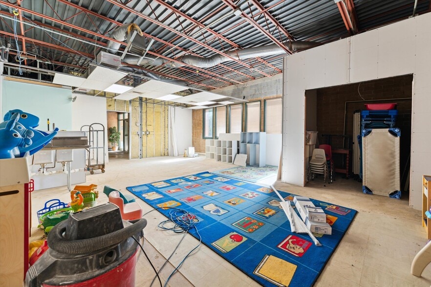 More Photos Of 3333 Brecksville Rd, Richfield Office For Sale