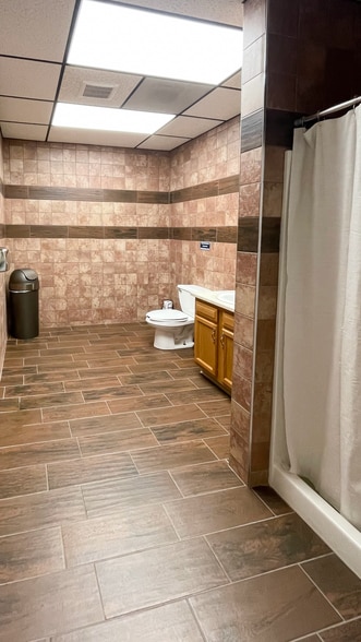 More Photos Of 2095 S Main St, Waterbury Office For Lease