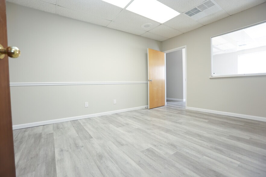 More Photos Of 180 White Rd, Little Silver Medical For Lease